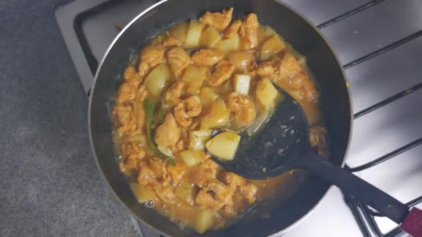 Cocinar Pollo Curry Una Sartén — Vídeos de Stock