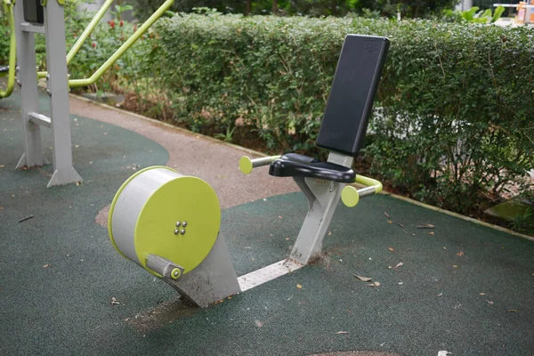 Outdoor Fitness Machines Park Singapore — Φωτογραφία Αρχείου