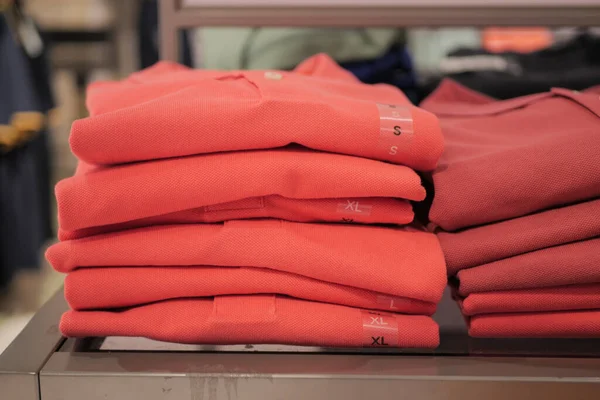 Close Colorful Shirts Shelf Shop — стоковое фото