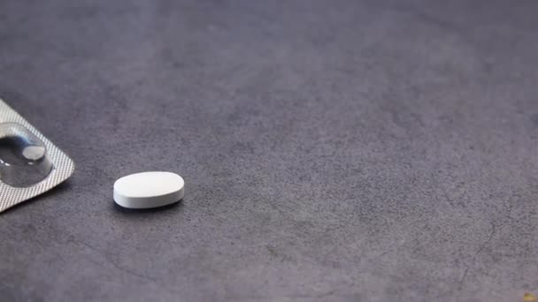Buborékcsomagolás Tablettáinak Közelítése Asztalon — Stock videók