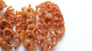 Tabakta Jalebi Hint yemeği