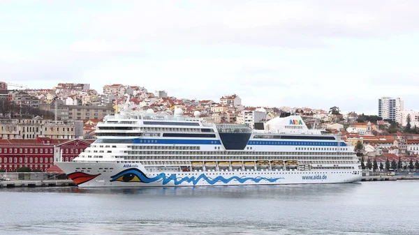View Cruise Ship Aidastella Moored Lisbon Waterfront Portugal Cruise Ship — Stock Photo, Image