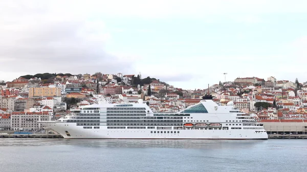 View Cruise Ship Seabourn Encore Moored Lisbon Waterfront Portugal Cruise — Stock Photo, Image