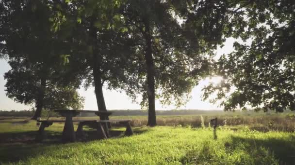 Γραφικό Ηλιοβασίλεμα Ένα Αγροτικό Τοπίο — Αρχείο Βίντεο