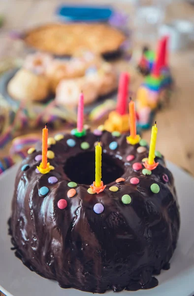 Feliz Cumpleaños Cerca Foto Globos Rosas Grises Globos Una Habitación —  Fotos de Stock