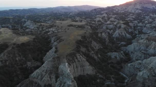 Stijgend Uitzicht Vanuit Lucht Boven Unieke Prachtige Canyons Buiten Kaukasus — Stockvideo