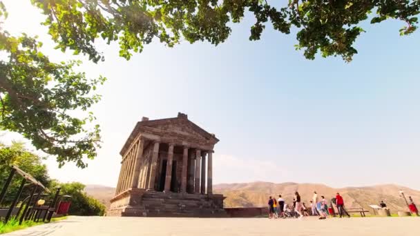 Древний Языческий Храм Гарни Армении Истекает Солнечный День Знаменитая Туристическая — стоковое видео