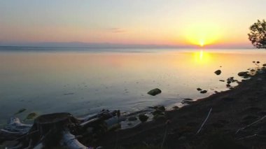 Ermenistan 'da Sevan Gölü üzerinde günbatımı