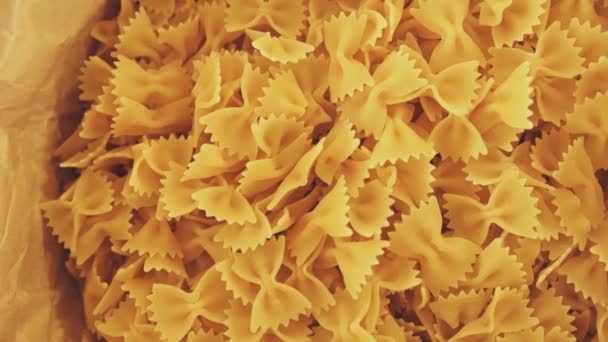 Close View Raw Farfalle Type Pasta Bag Display Market — Stock video