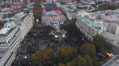 Tiflis, Gürcistan - 28 Ekim 2021: İnsansız hava aracı, demokratik parti 