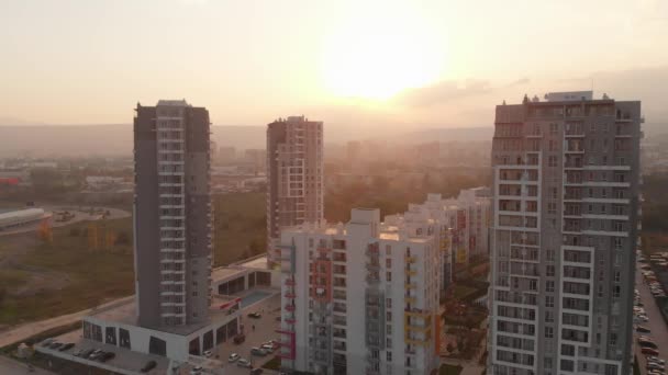 Uitzicht Vanuit Lucht Hoog Onroerend Goed Gebouwen Complex Stad Buitenwijken — Stockvideo