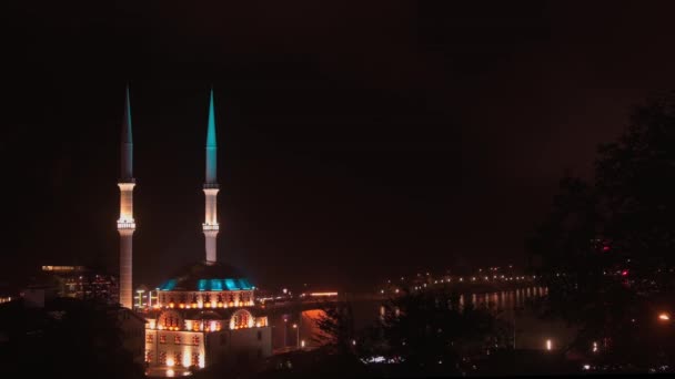 Στατική Άποψη Όμορφη Αρχιτεκτονική Uzungol Τζαμί Νύχτα Θέα Στην Πόλη — Αρχείο Βίντεο