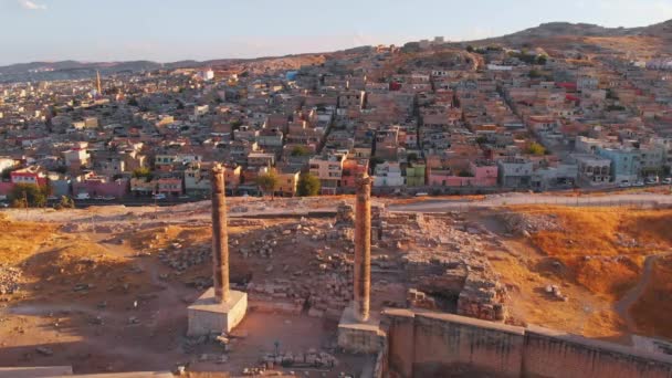 Pandangan Statis Udara Terkenal Landmark Kolom Ganda Atas Kastil Urfa — Stok Video