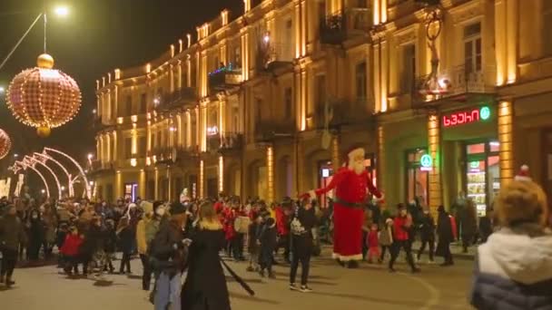 Tiflis Georgia Diciembre 2021 Multitudes Personas Con Niños Mercado Navidad — Vídeo de stock