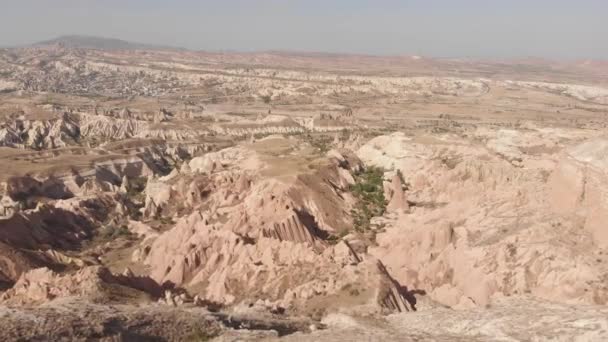 Havadan Uçmak Cappadocia Daki Görkemli Aşk Vadisi Bacalarını Gözler Önüne — Stok video