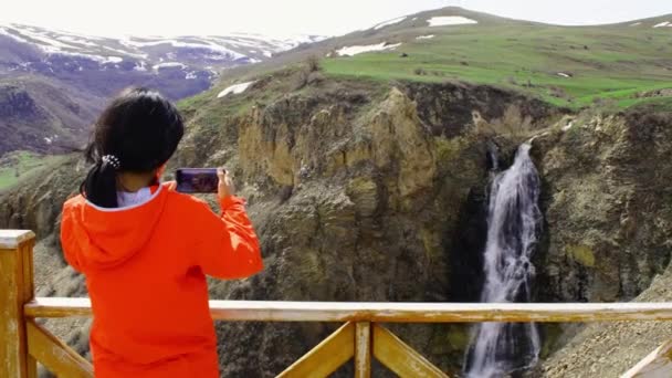 Caucasians Young Woman Traveler Influencer Take Panoramic Photo Social Media — Vídeos de Stock