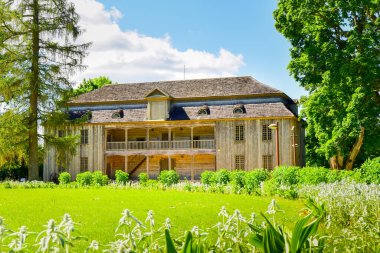 Kurtuvenai malikanesi. Litvanya 'nın en eski villalarından biri. Kurtuveani bölge parkı turu.