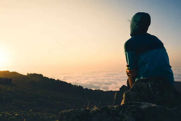 Thoughtful Woman Sit Watch Enjoy Sunrise Mountain Top Viewpoint Carefree — Fotografia de Stock