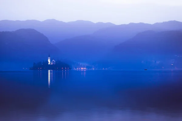 Lago Bled Eslovénia Montanha Lago Com Pequena Igreja Peregrinação Lago — Fotografia de Stock