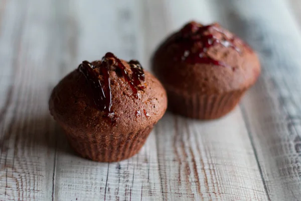 Läckra Brownie Choklad Muffins Med Nötter Och Sylt — Stockfoto