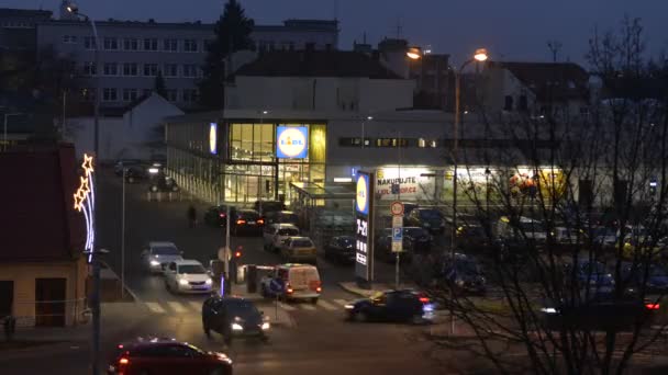 Prostejov Czech Rep. 8th December 2017 Cars parking for Christmas shopping at brand new Lidl store rush hour timelapse. — Stock Video