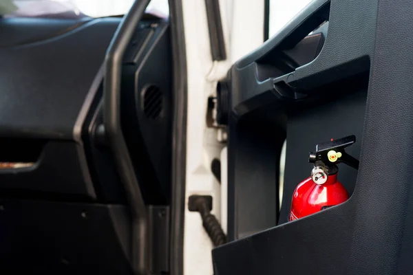 Extintor Rojo Una Puerta Camión Negro — Foto de Stock