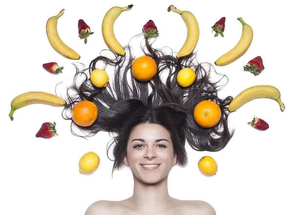 Hermosa chica con fruta — Foto de Stock