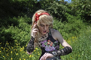 sürpriz travesti