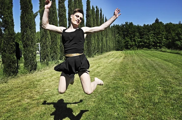 Drag queen jumping — Stock Photo, Image