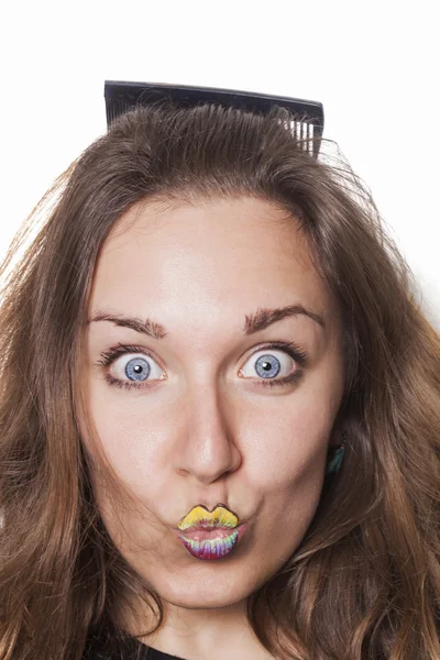 Vrouw met geschilderde lippen kussen — Stockfoto