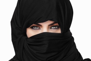 Kız giyiyor burqa portre