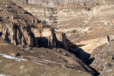 Dağ kanyonu manzarası, dağlık arazi