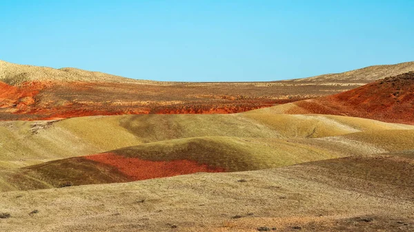 Κόκκινη Άμμος Βουνά Στην Περιοχή Της Ερήμου — Φωτογραφία Αρχείου