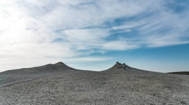 Dağlardaki çamur volkanı. Dünyanın şaşırtıcı doğa olayı.