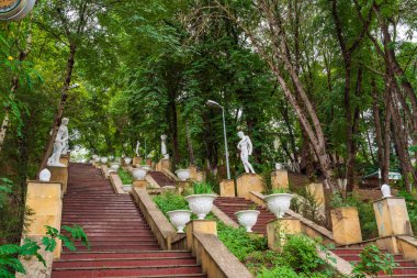 Quba şehrindeki eski şehir parkına Nizami Ganjavi 'nin adı verildi.
