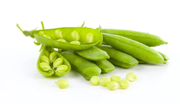 beyaz bitti izole taze yeşil bezelye