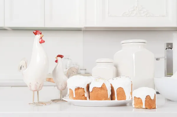 Easter cakes and cock are on kitchen — Stock Photo, Image