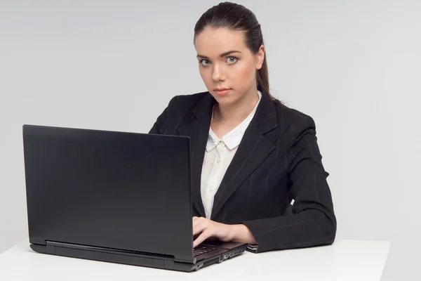 Business lady with laptop — Stock Photo, Image