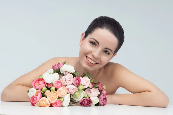 Femmes avec bouquet — Photo