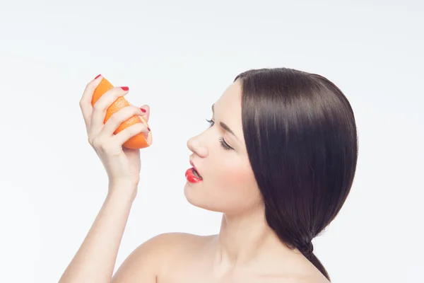 Mulher com frutas — Fotografia de Stock