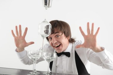 İyi barmen özniteliklerini