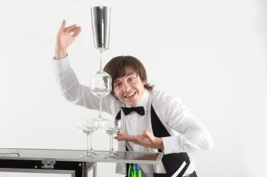 İyi barmen özniteliklerini