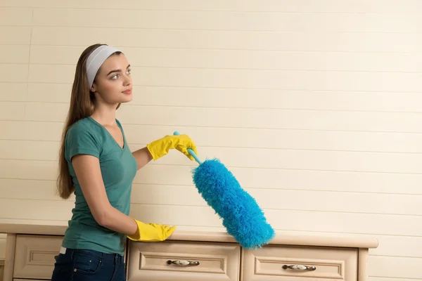 Cameriera e faccende domestiche — Foto Stock