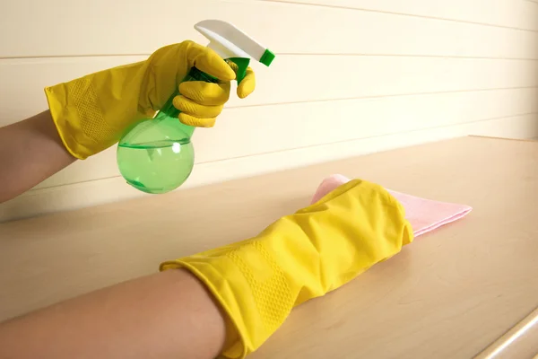Tareas domésticas y de limpieza —  Fotos de Stock
