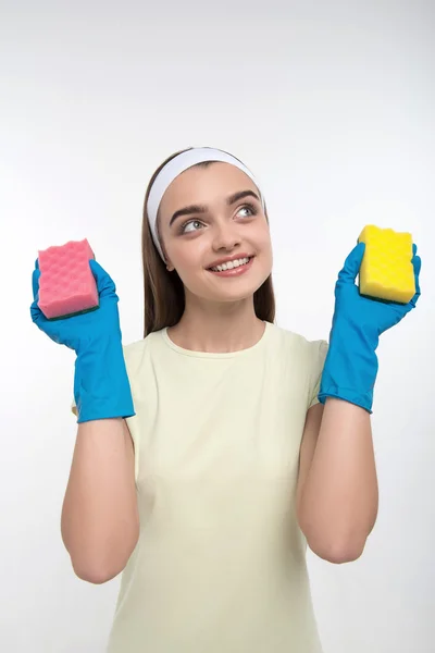 Dienstbode en huishoudelijke klusjes — Stockfoto