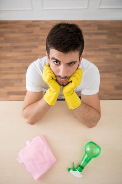 Conserje privándote de la suciedad — Foto de Stock