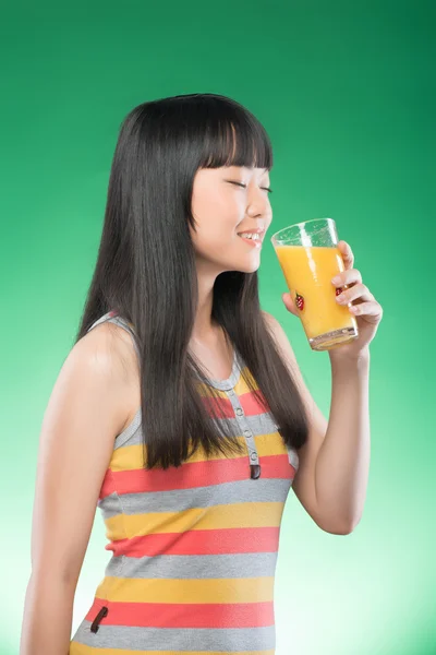 Asian woman and juice — Stock Photo, Image