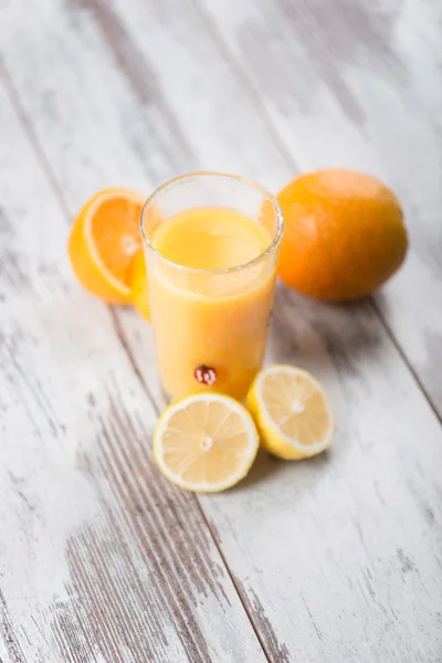 Apelsinjuice är bästa frukost — Stockfoto