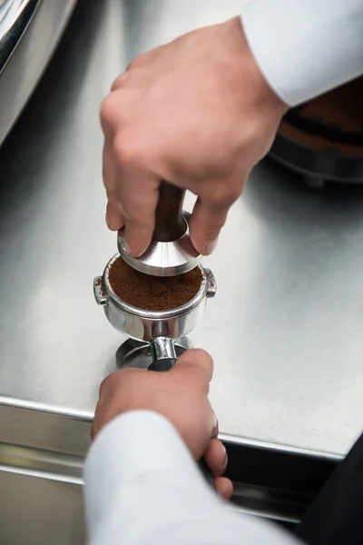 Barista et machine à café — Photo