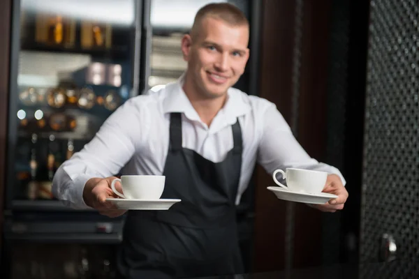 Dělá kávu Barista — Stock fotografie